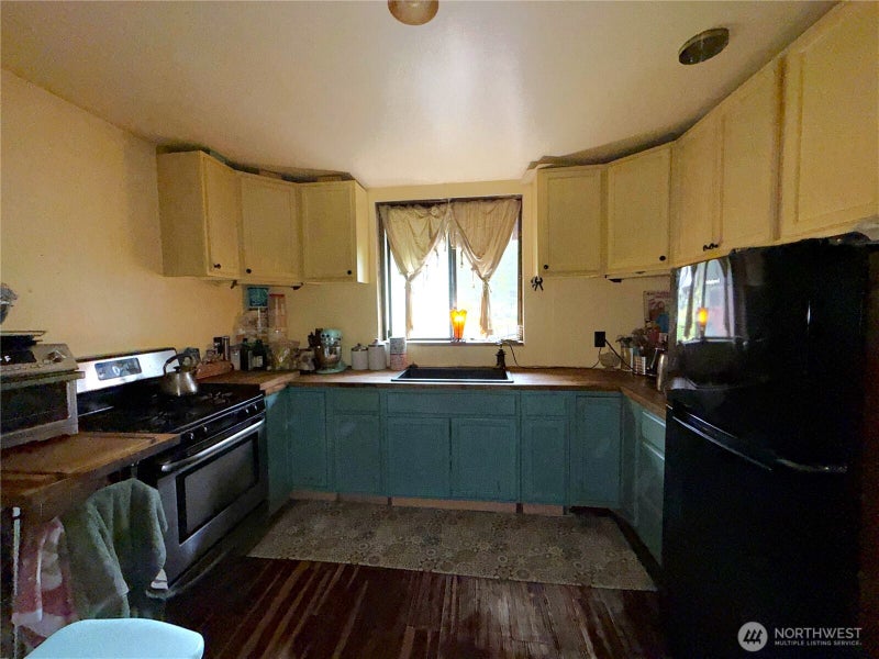 154 W Cougar Creek Road