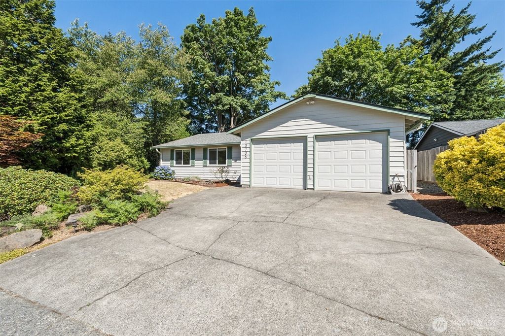 Photo of 13706 SE 172nd Street, Renton, WA 98058 (MLS # 2407381)