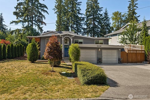 Photo of 15438 SE 42nd Street, Bellevue, WA 98006 (MLS # 2552105)