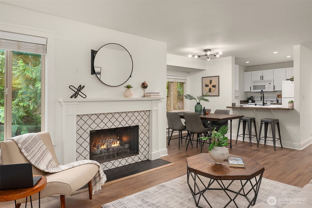 Photo of 14618 NE 81st St St, Redmond, WA 98052 (MLS # 2496834)