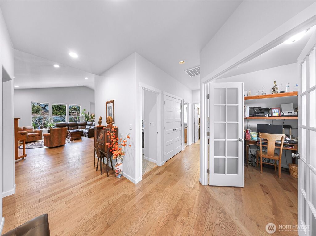Photo of 12772 Frazier Heights Loop, Burlington, WA 98233 (MLS # 2518641)
