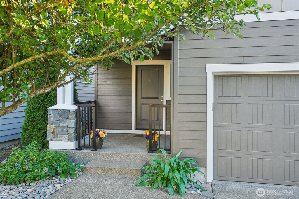 Photo of 7905 NE 19th Circle, Vancouver, WA 98664 (MLS # 2442730)