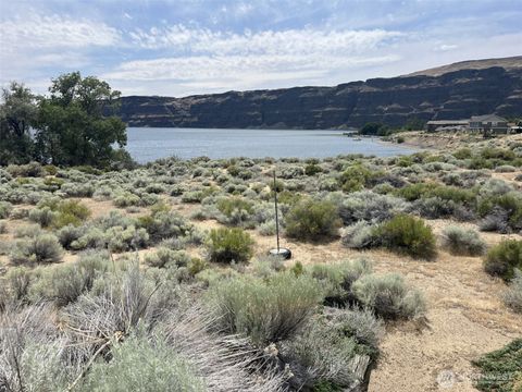 Photo of 1046 S Section Place, Quincy, WA 98848 (MLS # 2516156)