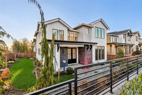 203 8th Avenue W, Kirkland, WA 98033 - MLS#: 2322521