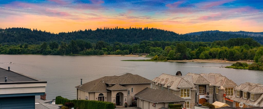 Photo of 4888 194th Avenue SE, Issaquah, WA 98027 (MLS # 2433966)