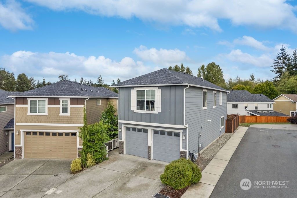 Photo of 2111 147th Place SW, Lynnwood, WA 98087 (MLS # 2194296)