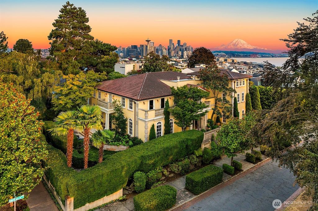 Photo of 623 W Highland Drive, Seattle, WA 98119 (MLS # 2492983)