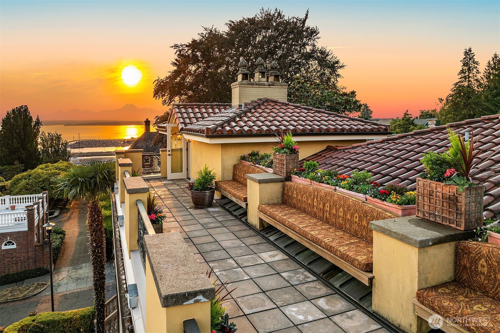 623 W Highland Drive