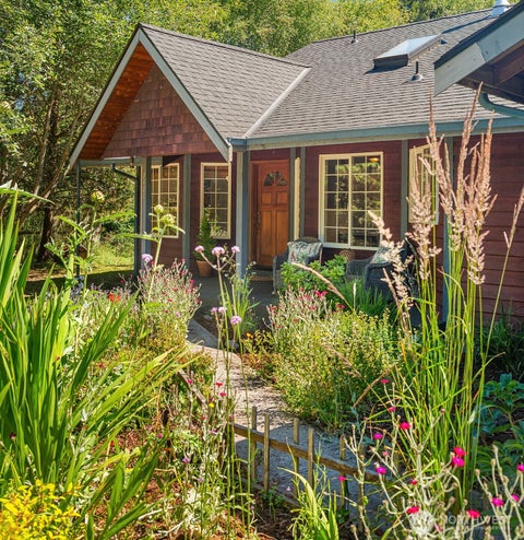 Photo of 2426 Rosecrans Street, Port Townsend, WA 98368 (MLS # 2554836)
