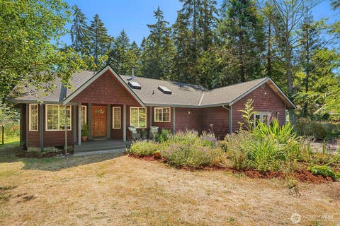 Photo of 2426 Rosecrans Street, Port Townsend, WA 98368 (MLS # 2554836)