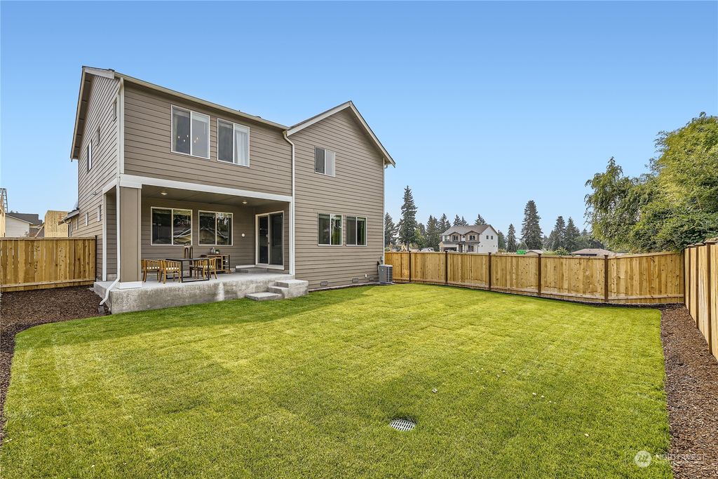 Photo of 12439 5th Place SW #4, Burien, WA 98146 (MLS # 2182979)