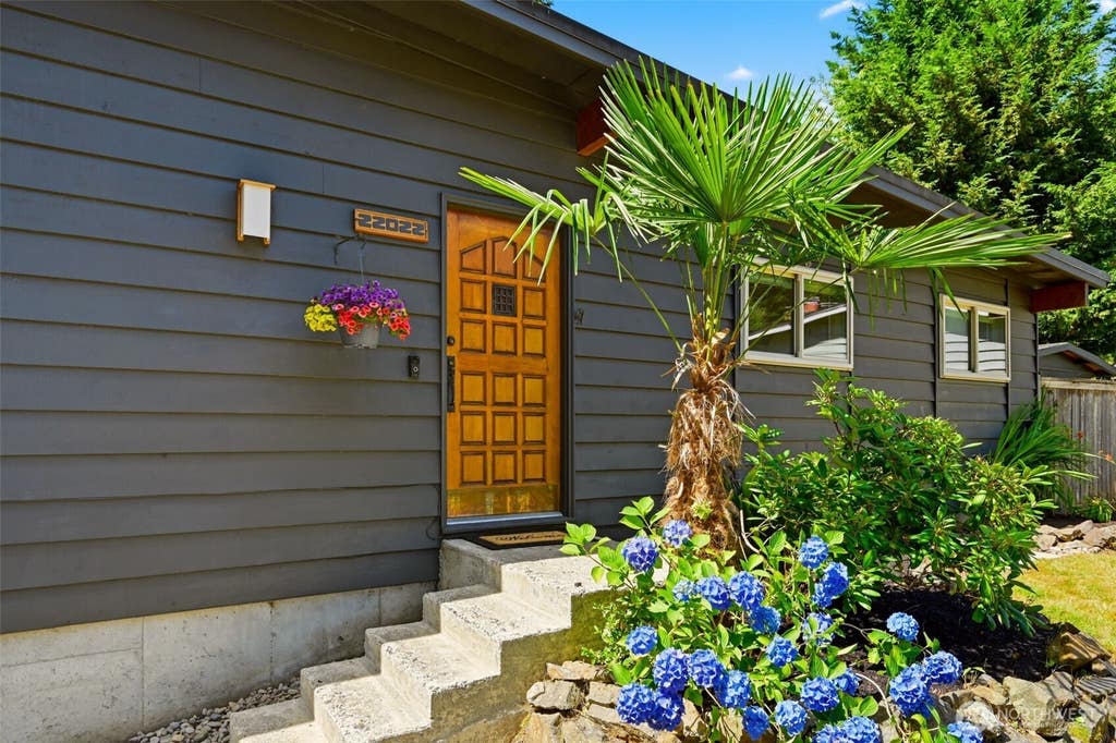 Photo of 22022 78th Place W, Edmonds, WA 98026 (MLS # 2562518)