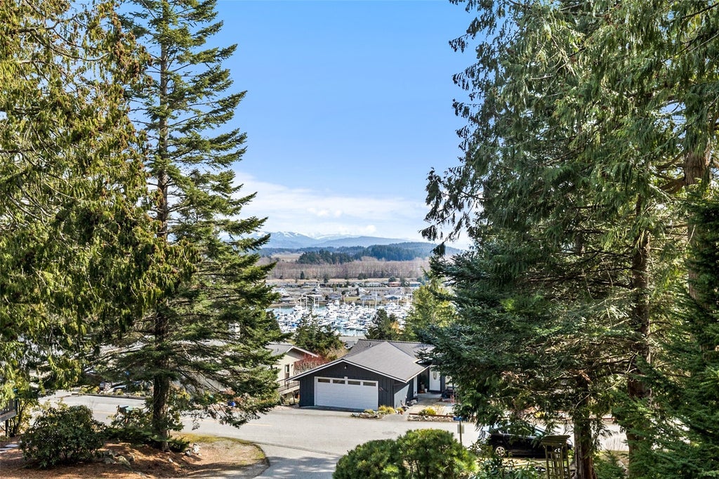 Photo of 426 Yakima Place, La Conner, WA 98257 (MLS # 2599862)