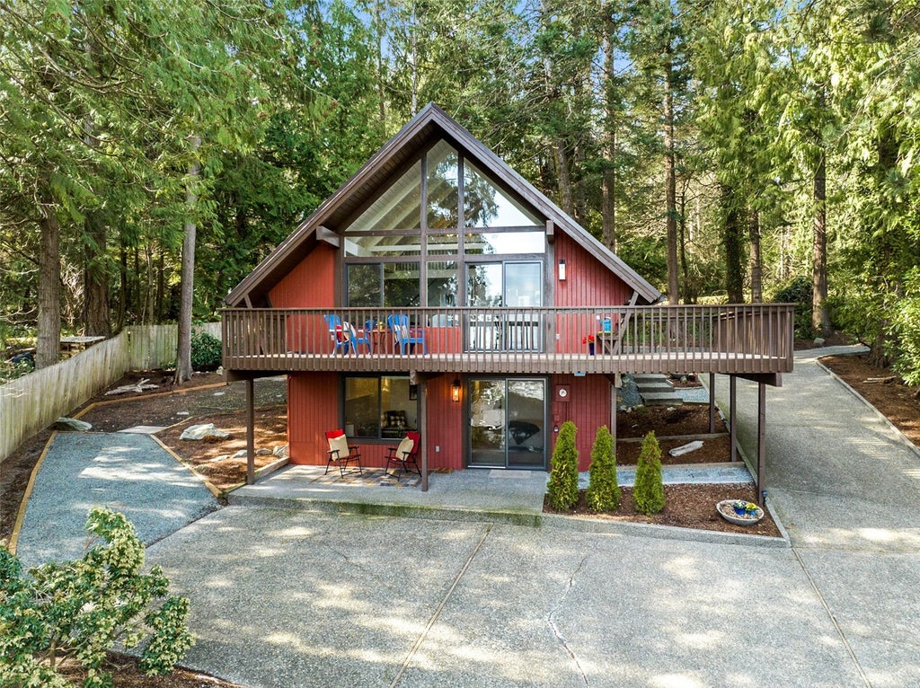 Photo of 426 Yakima Place, La Conner, WA 98257 (MLS # 2599862)