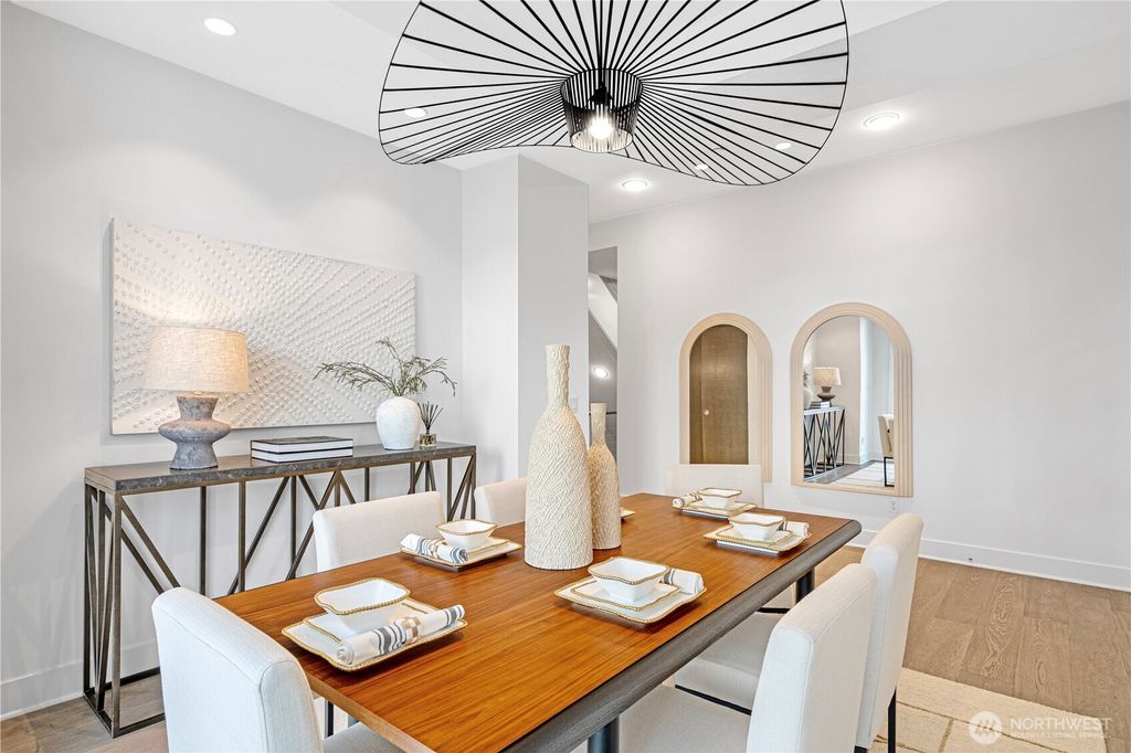 Photo of 215 4th Court S #8, Kirkland, WA 98033 (MLS # 2470186)