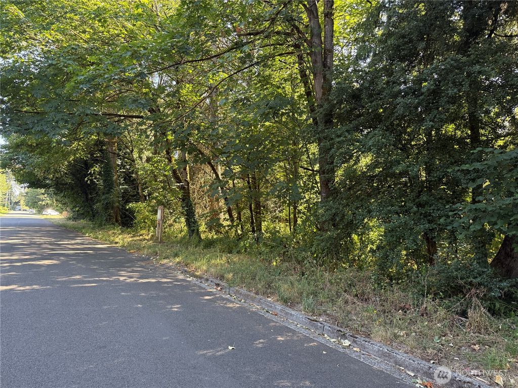 Photo of 32257 39th Avenue S, Federal Way, WA 98001 (MLS # 2465650)