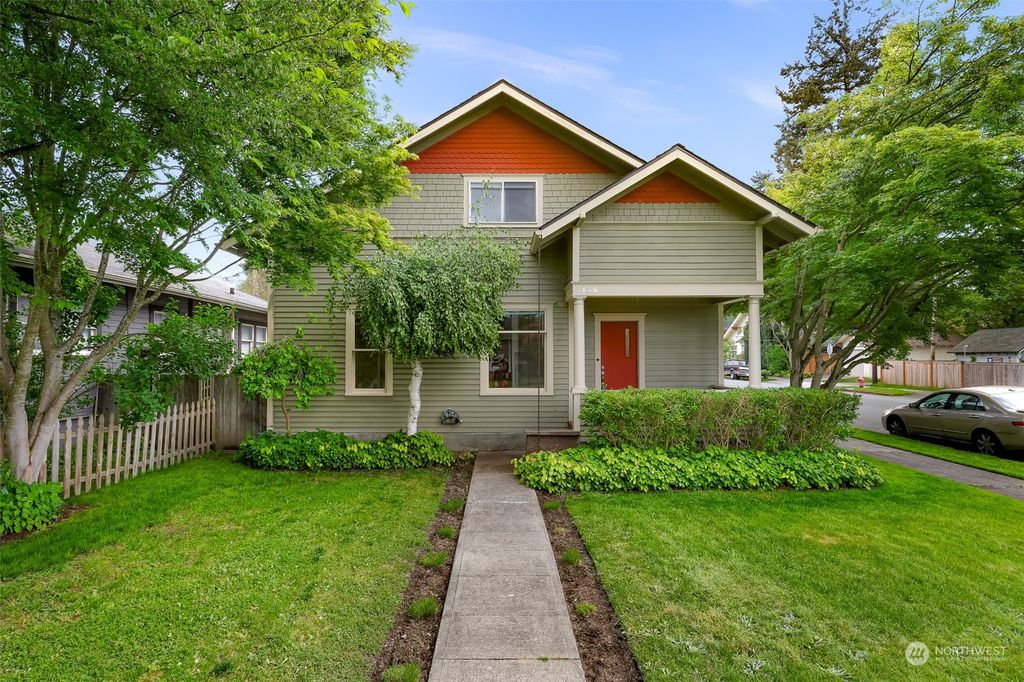 Photo of 135 S Madison Street, Monroe, WA 98272 (MLS # 2240482)