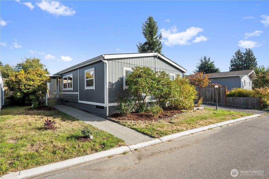 Photo of 11500 Meridian Avenue S #68, Everett, WA 98208 (MLS # 2589234)