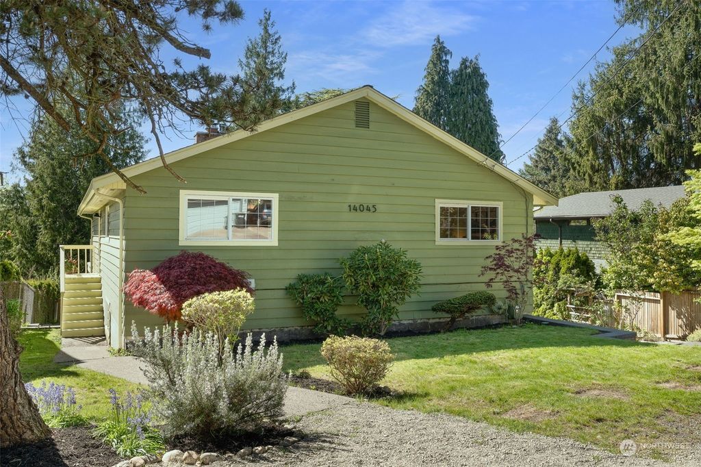 Photo of 14045 36th Avenue NE, Seattle, WA 98125 (MLS # 2228177)