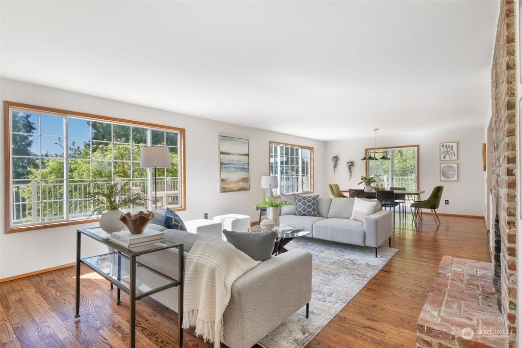 Photo of 14045 36th Avenue NE, Seattle, WA 98125 (MLS # 2228177)