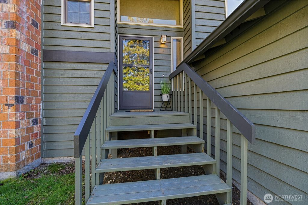 Photo of 6406 191st Street SW, Lynnwood, WA 98036 (MLS # 2480984)