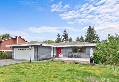 Photo of 2001 NE 12th Street, Renton, WA 98056 (MLS # 2527783)