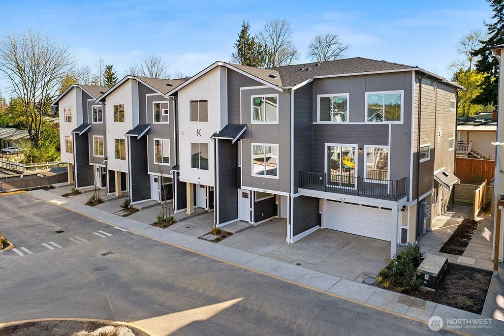 Photo of 16823 Alder Way #K5, Lynnwood, WA 98037 (MLS # 2548531)
