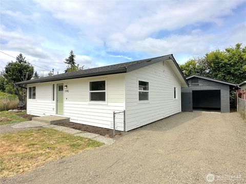 Photo of 1743 SE Crawford Road, Port Orchard, WA 98366 (MLS # 2416047)
