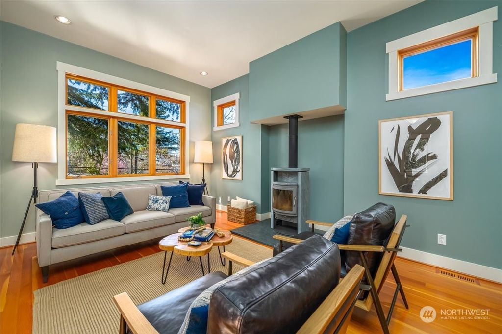 Photo of 1718 34th Avenue, Seattle, WA 98122 (MLS # 2213213)