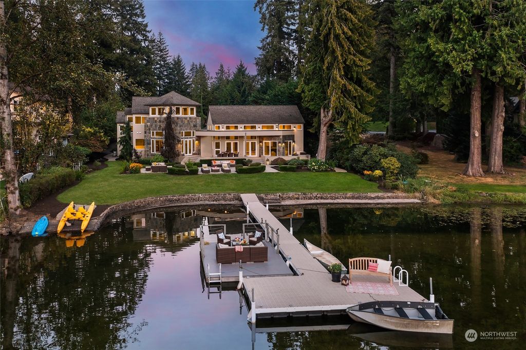 Photo of 2821 226th Avenue SE, Sammamish, WA 98075 (MLS # 2029100)