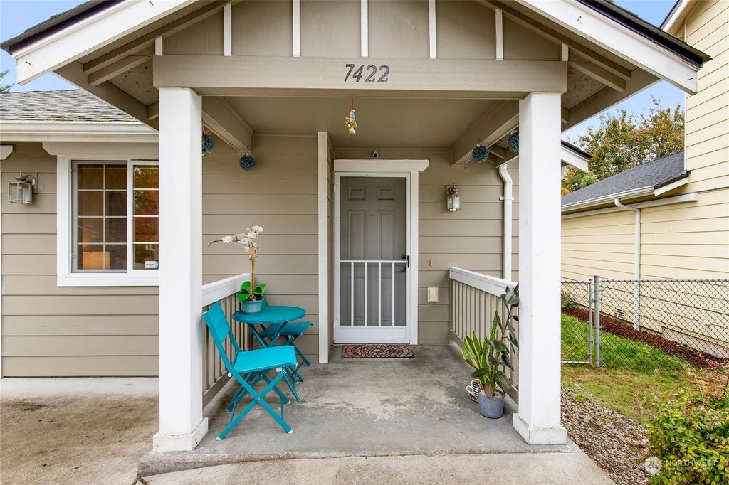 Photo of 7422 60th Place NE, Marysville, WA 98270 (MLS # 2169915)
