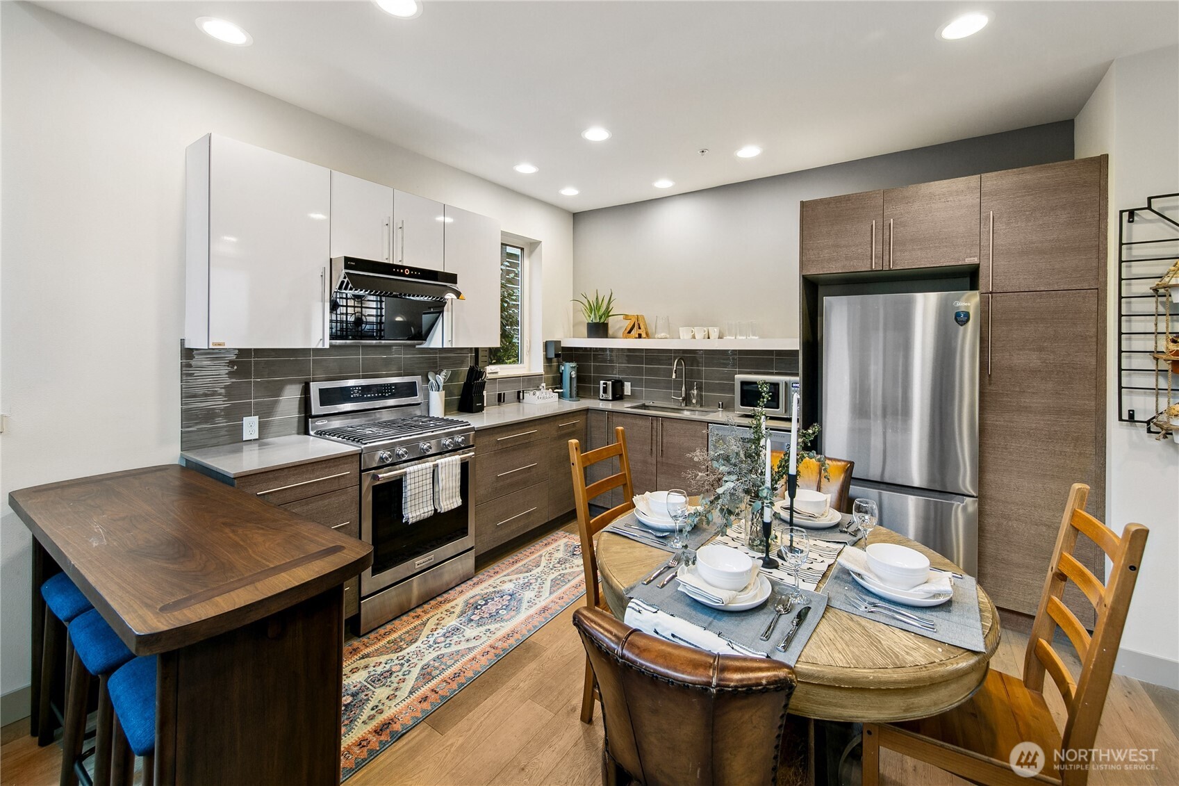 4329 Woodland Park Avenue N