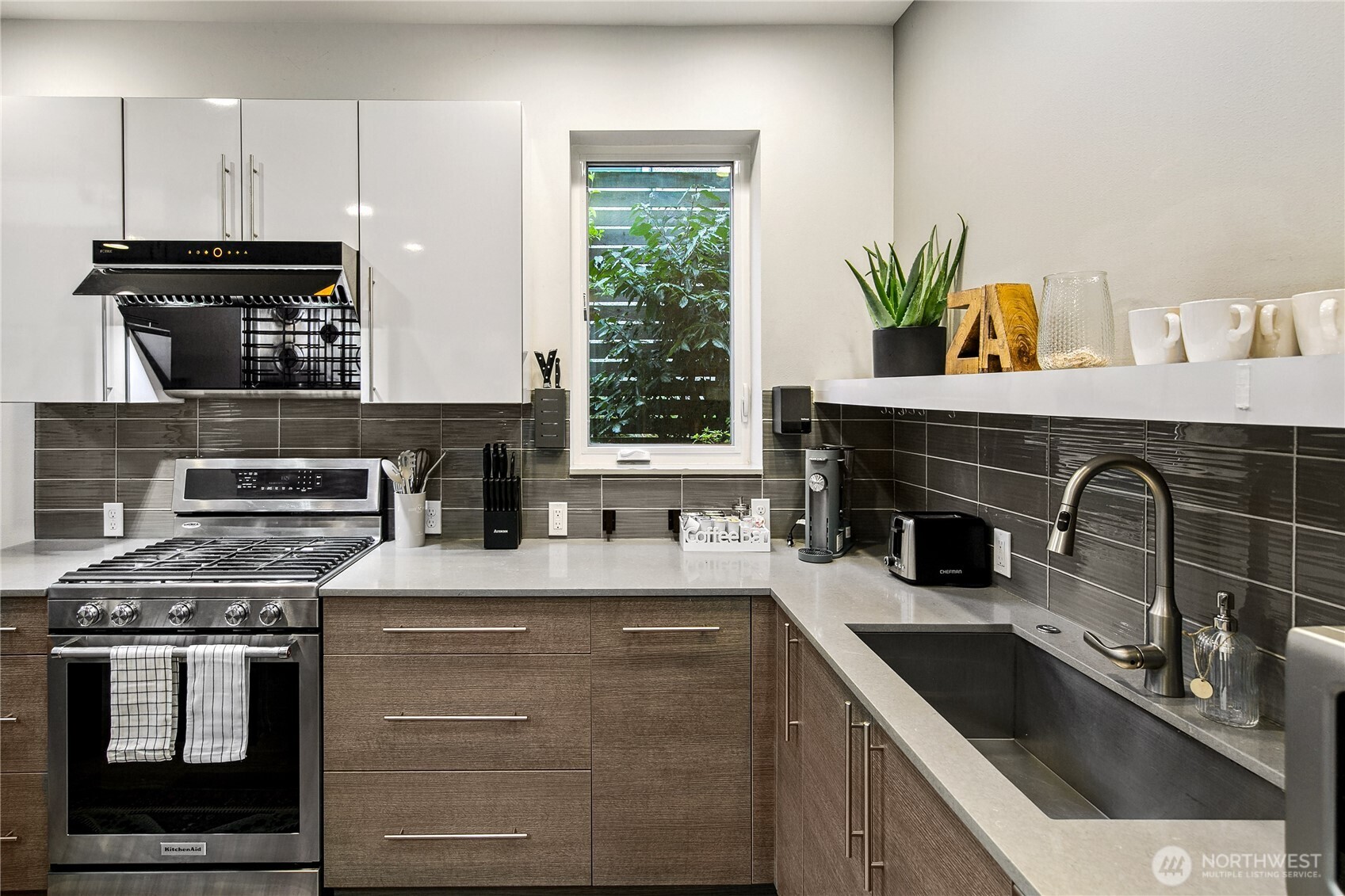 4329 Woodland Park Avenue N