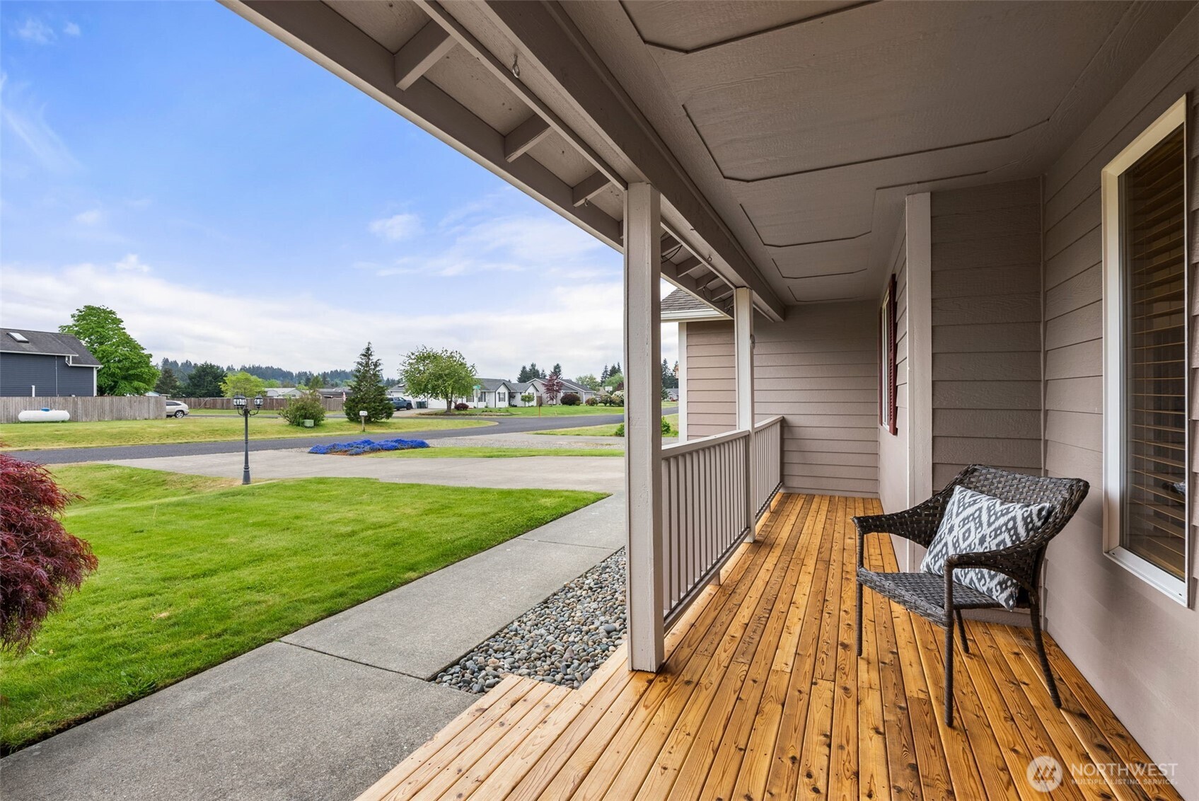 9024 Applegate Loop SW