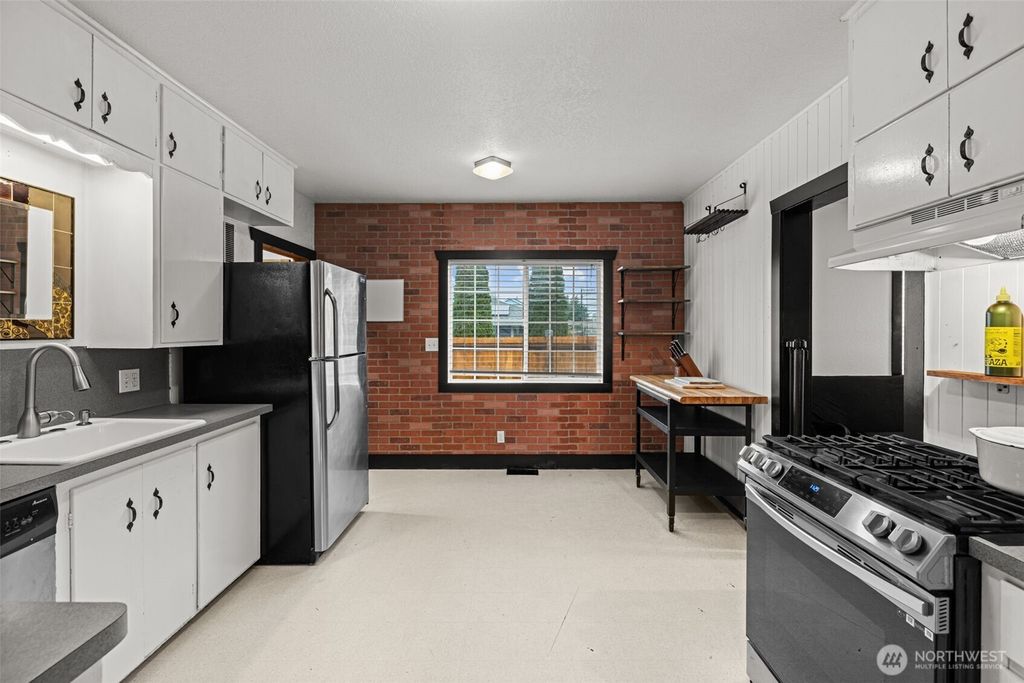 Photo of 7012 47th Avenue NE, Marysville, WA 98270 (MLS # 2455766)