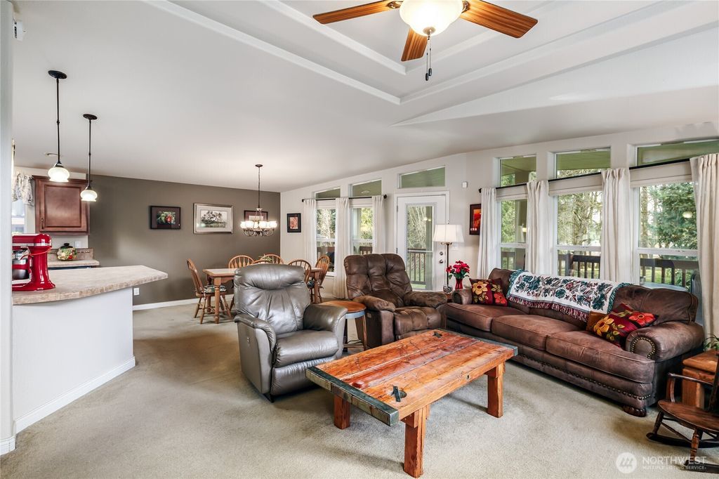 Photo of 815 124th Street SW, Everett, WA 98204 (MLS # 2495792)