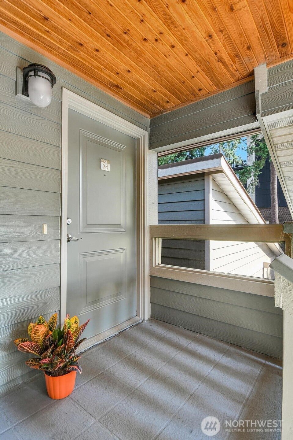 Photo of 15406 NE 15th Place #D24, Bellevue, WA 98007 (MLS # 2579887)