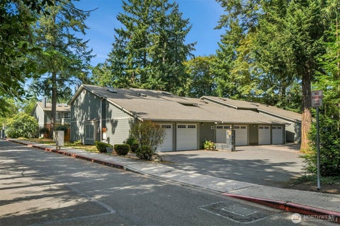 Photo of 15406 NE 15th Place #D24, Bellevue, WA 98007 (MLS # 2579887)