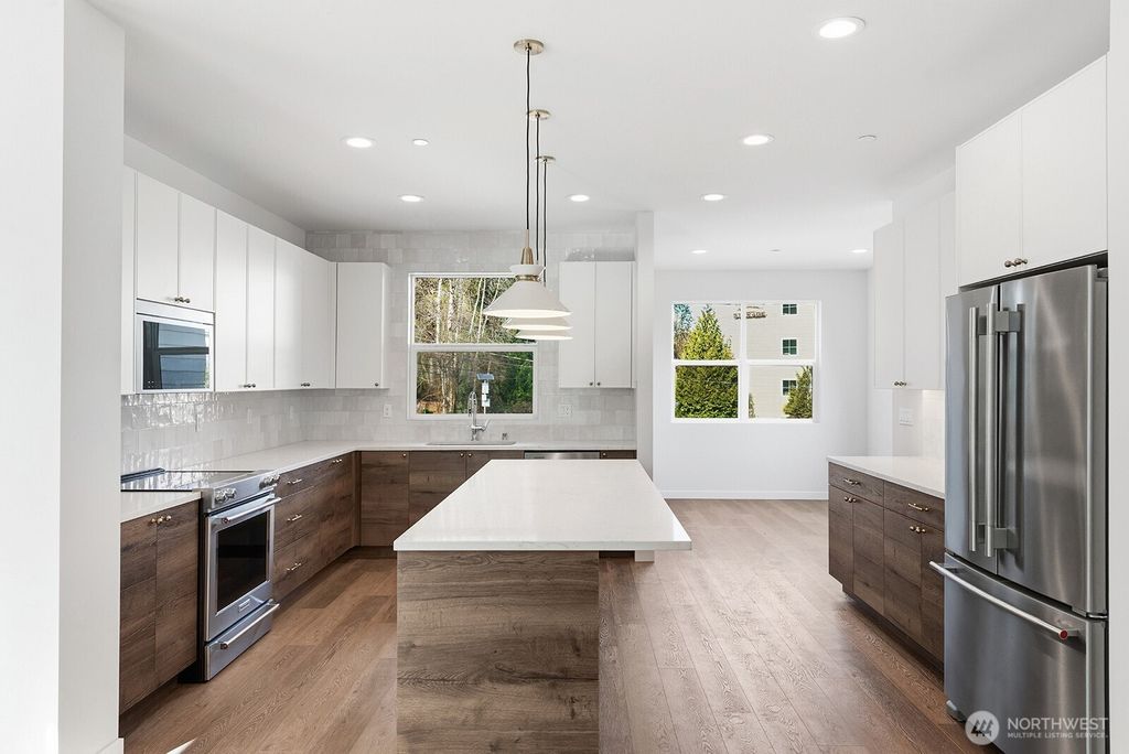 Photo of 728 Newport Way NW, Issaquah, WA 98027 (MLS # 2495857)