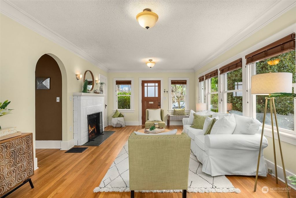 Photo of 5231 45th Avenue SW, Seattle, WA 98136 (MLS # 2197126)