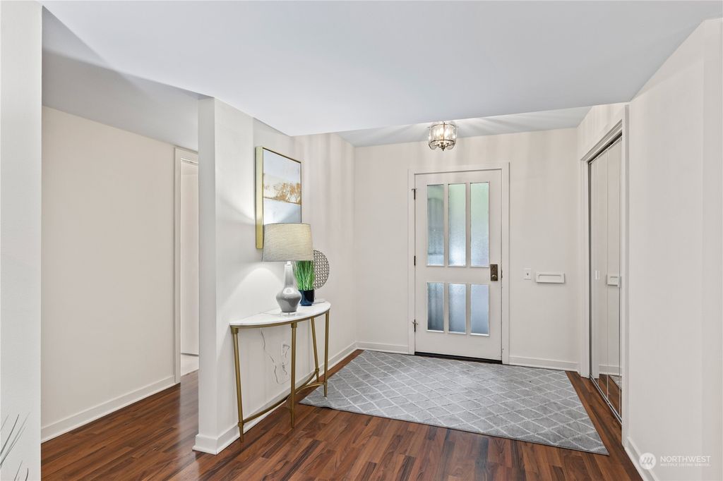 Photo of 1528 NE 140th Street #D4, Seattle, WA 98125 (MLS # 2191580)