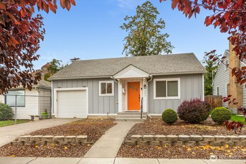 Photo of 207 N Colville Street, Walla Walla, WA 99362 (MLS # 2464974)