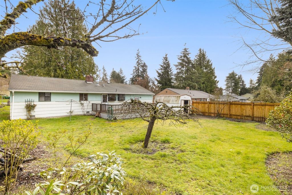 Photo of 20401 25th Avenue NE, Shoreline, WA 98155 (MLS # 2500902)