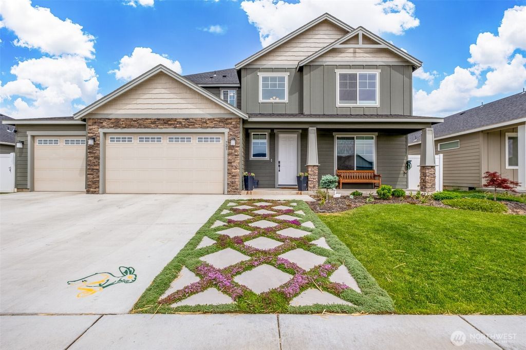 Photo of 721 J Street NE, Quincy, WA 98848 (MLS # 2525129)