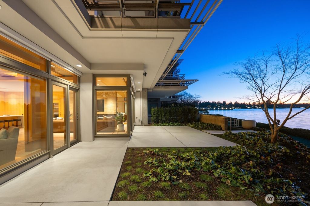 Photo of 5505 Lake Washington Boulevard NE #1-E, Kirkland, WA 98033 (MLS # 2516264)