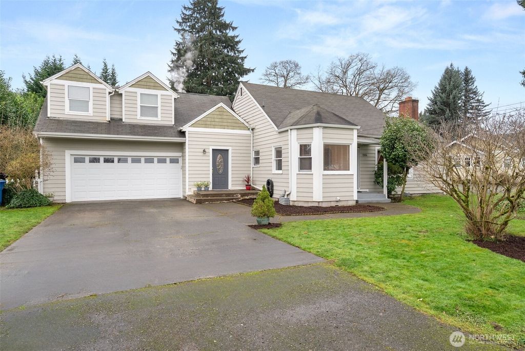 Photo of 1314 Rainier Street, Sumner, WA 98390 (MLS # 2472814)