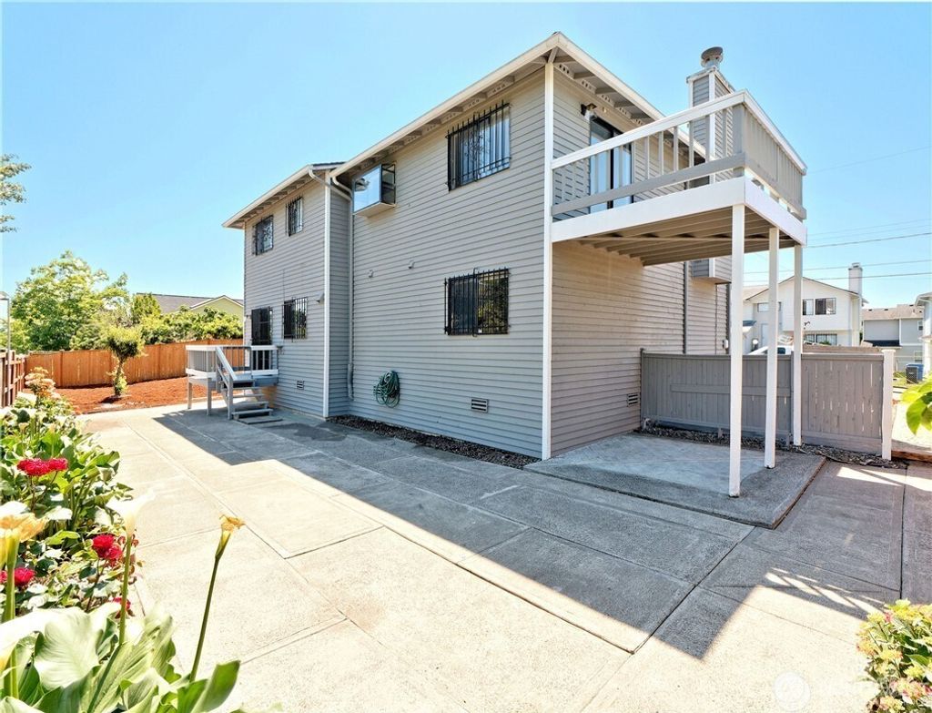 Photo of 6750 28th Avenue S, Seattle, WA 98108 (MLS # 2506120)