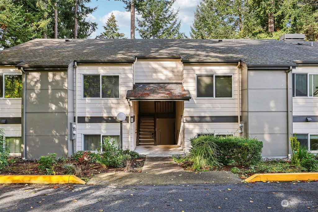 Photo of 31500 33rd Place SW #U102, Federal Way, WA 98023 (MLS # 2300575)