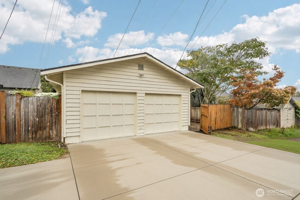 Photo of 1316 Lombard Avenue, Everett, WA 98201 (MLS # 2589294)