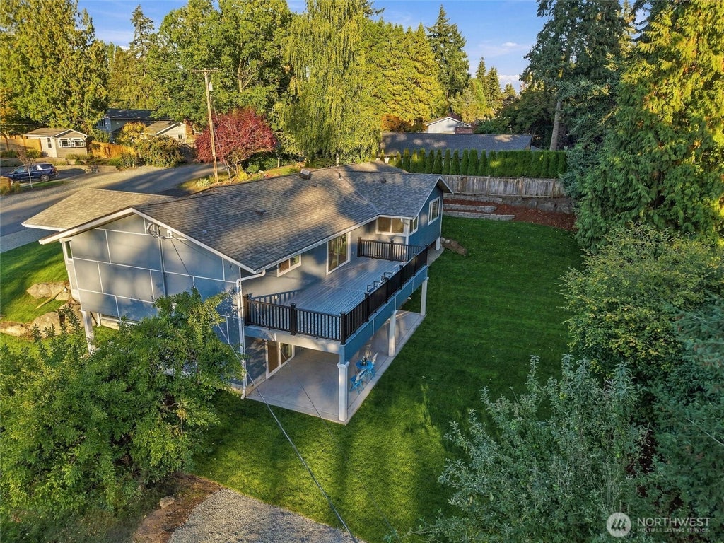 Photo of 8205 SE 71st Street, Mercer Island, WA 98040 (MLS # 2590811)